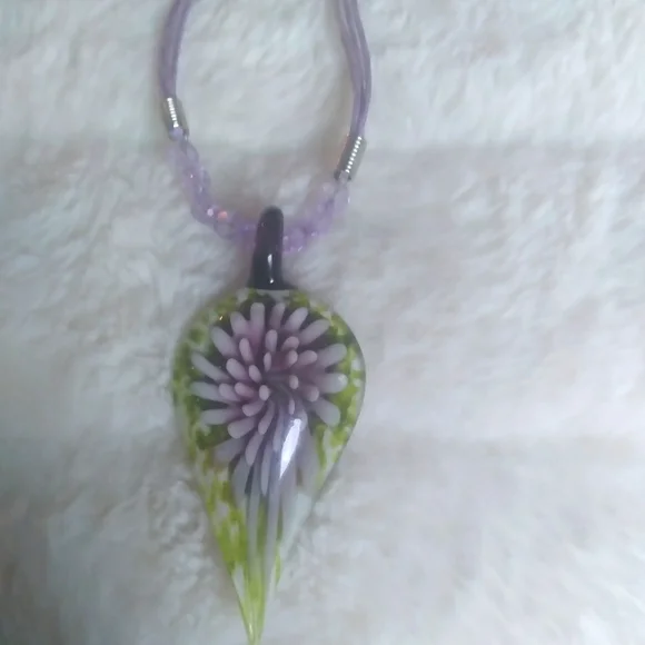 RELISTED🎉Host Pick 9/11 NWOT Purple Calla Lily Green Glass Flower Pendant - Picture 7 of 15